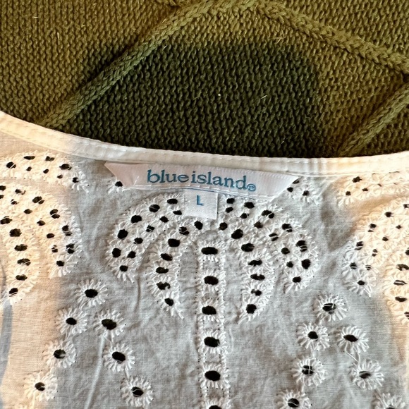 White Eyelet Lace Top and Shorts Set / Beach Coverup - Picture 11 of 15